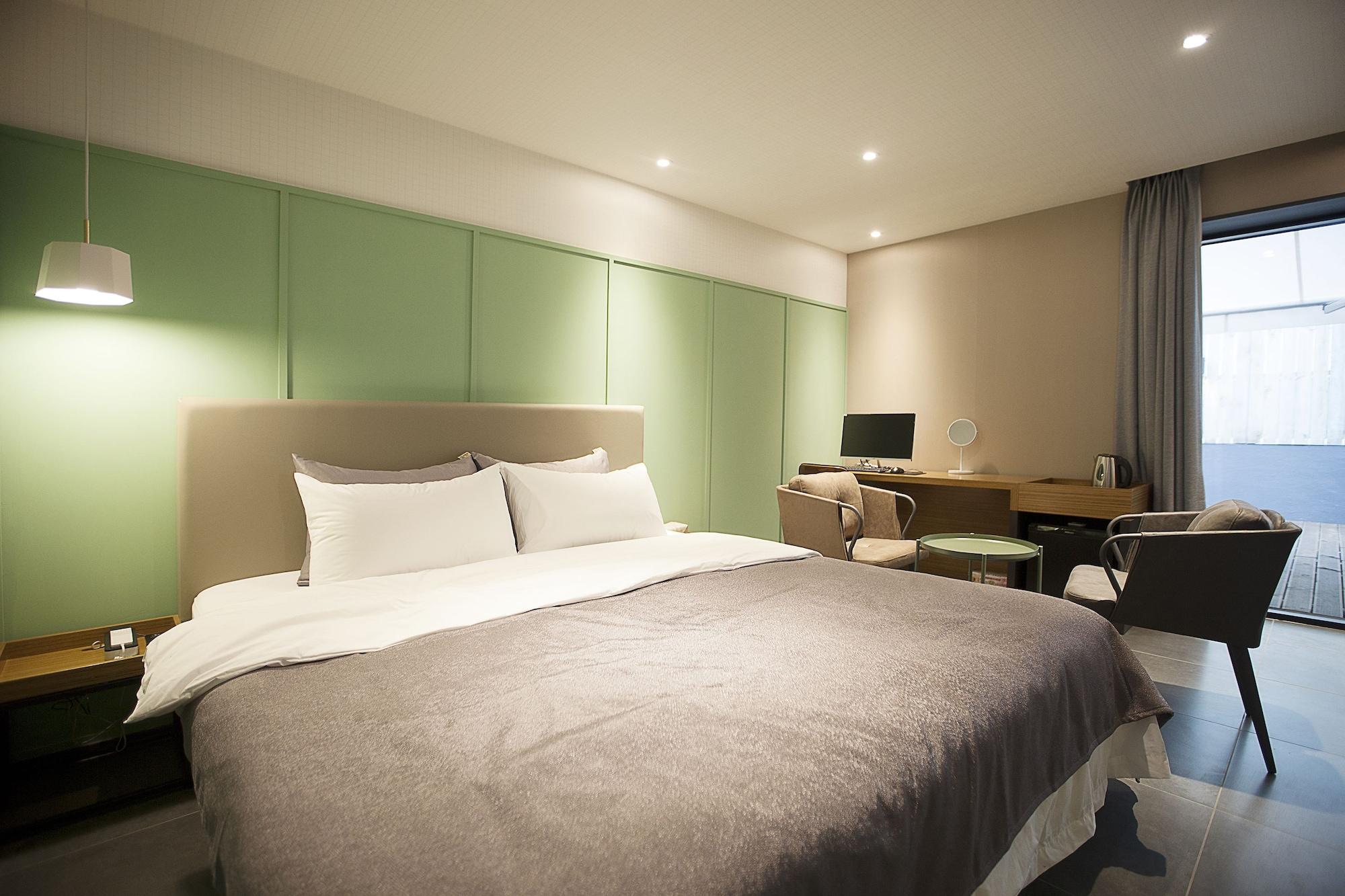 Brown Dot Hotel Changwon Exterior foto