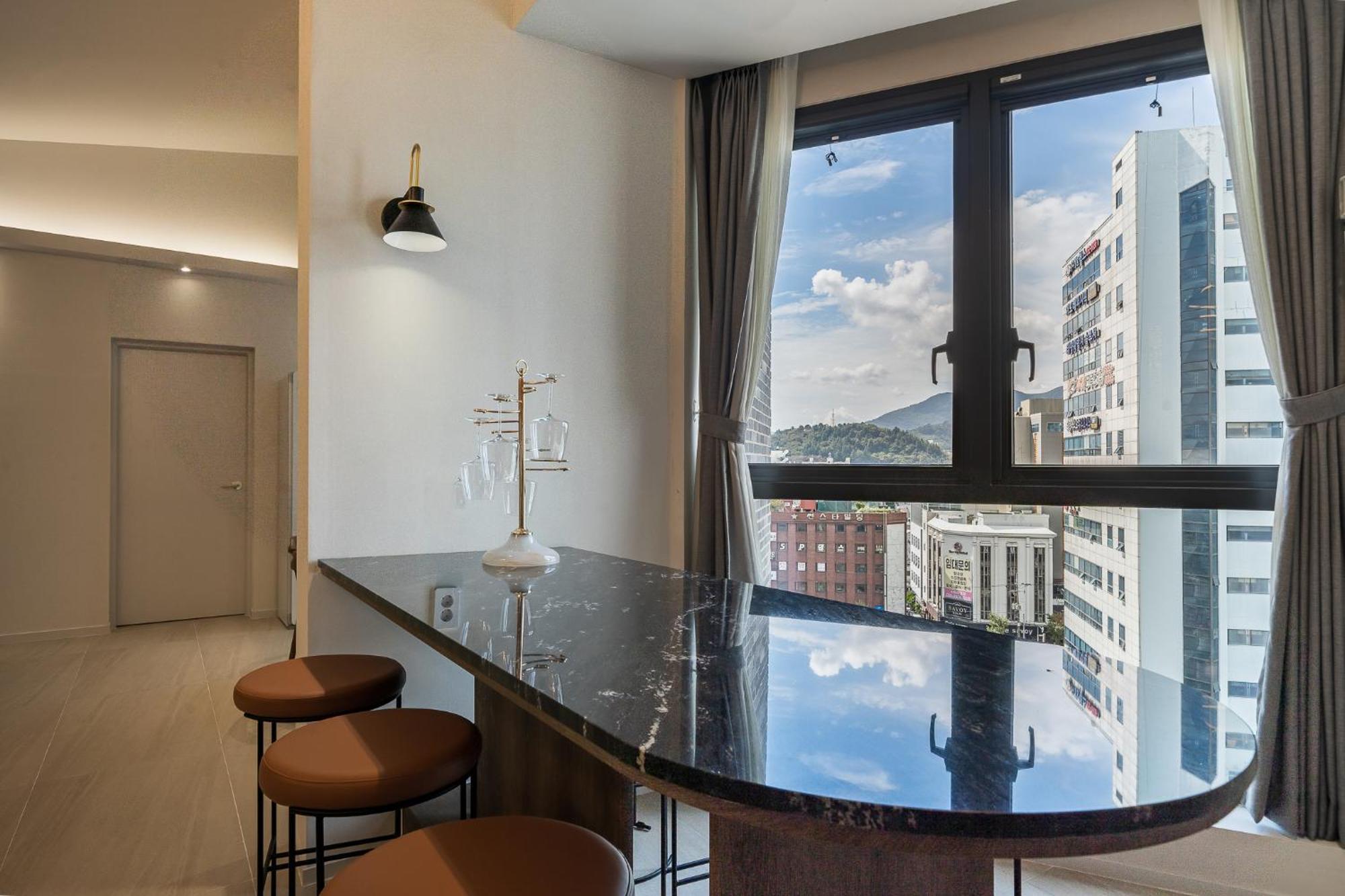 Brown Dot Hotel Changwon Exterior foto